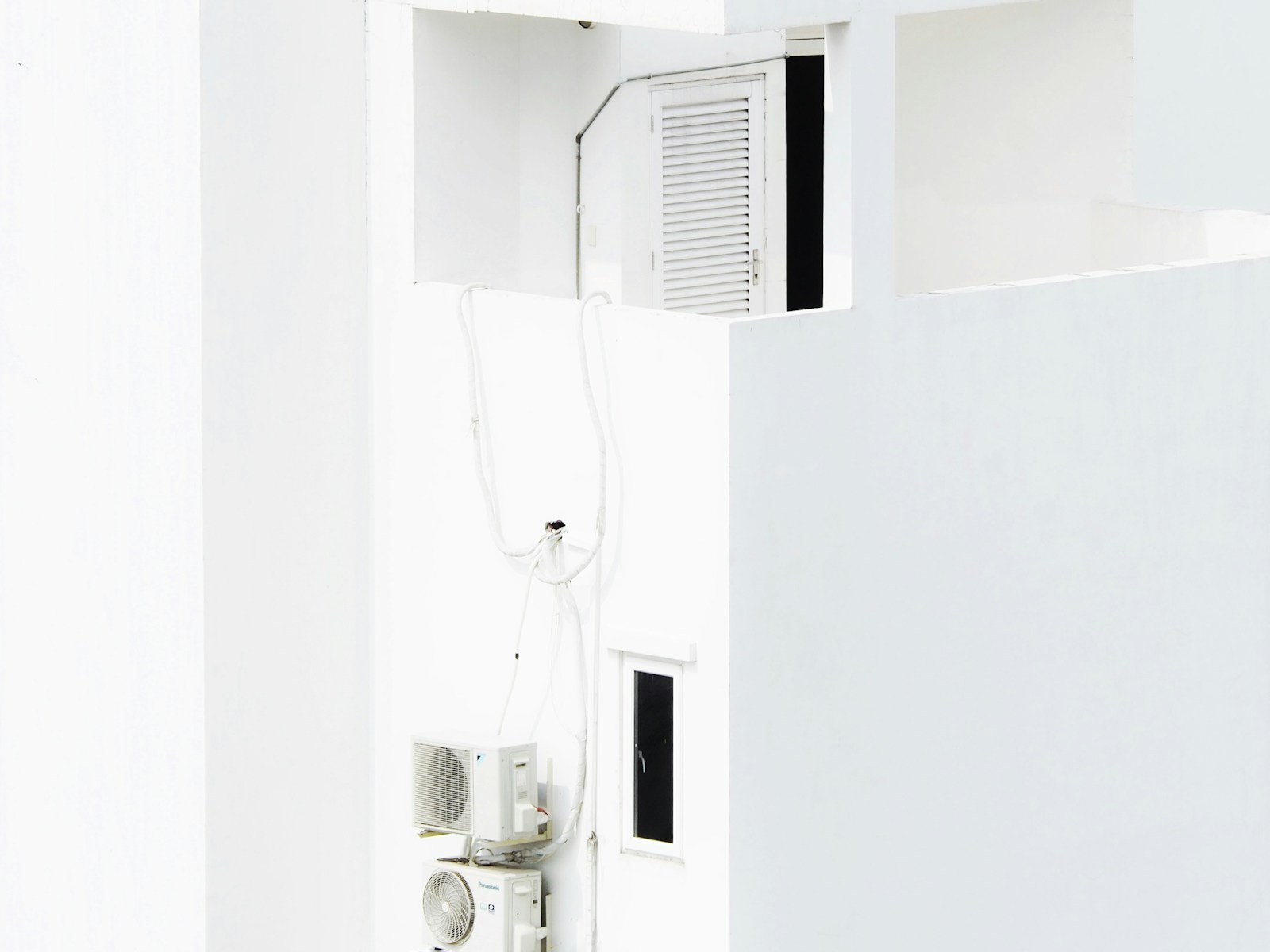 Duvara monte split klima iç ünitesi — Bornova Klima Servisi air conditioning service